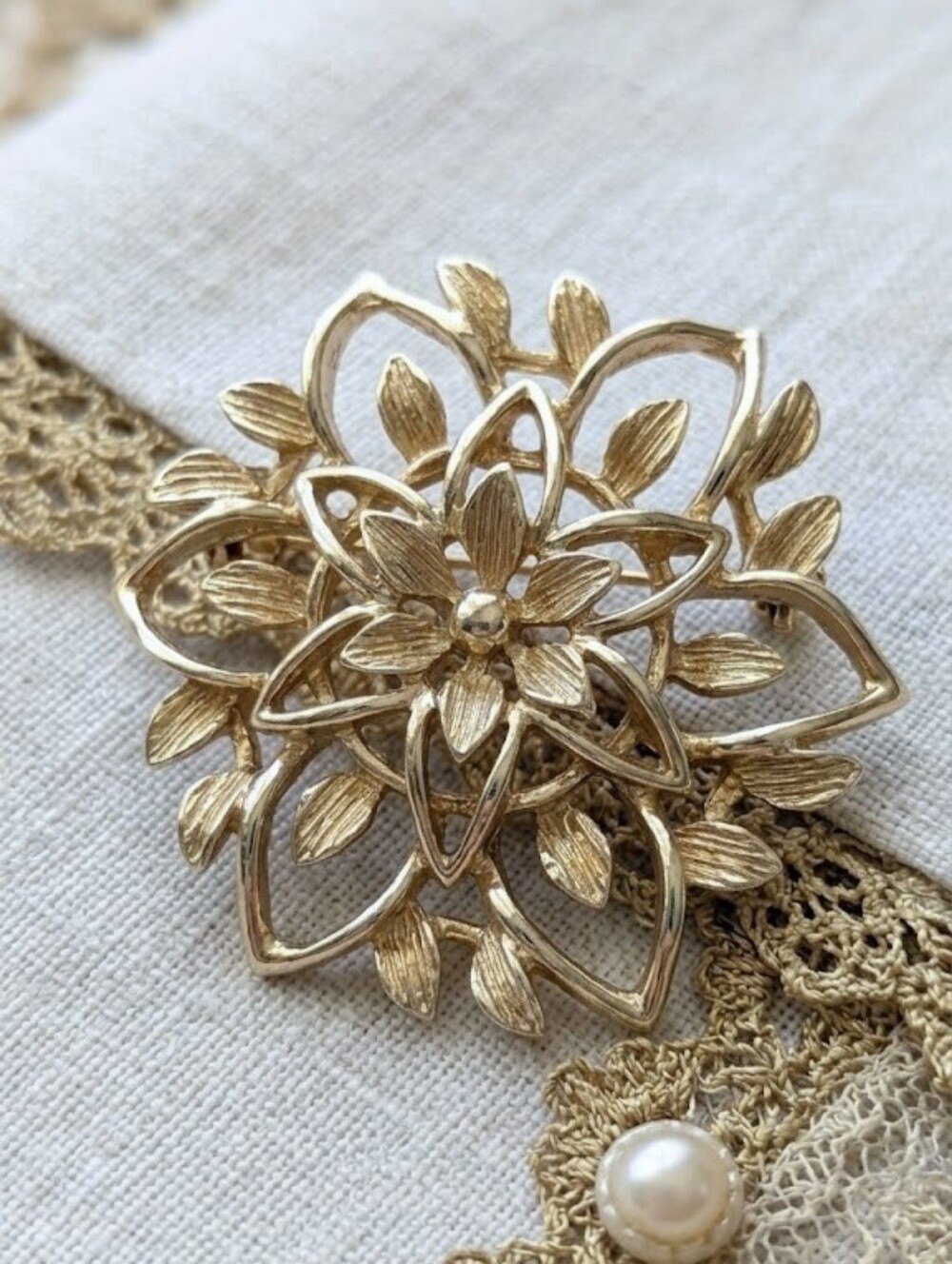 Vintage Sarah Coventry Gold Floral Brooch Coquette Cottagecore